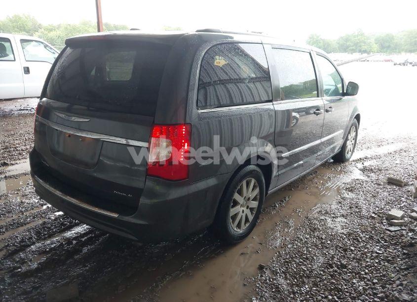 Photo 4 of 2016 Chrysler Town & COUNTRY TOURING (VIN 2C4RC1BG5GR135599)