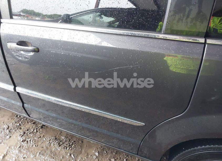 Photo 6 of 2016 Chrysler Town & COUNTRY TOURING (VIN 2C4RC1BG5GR135599)