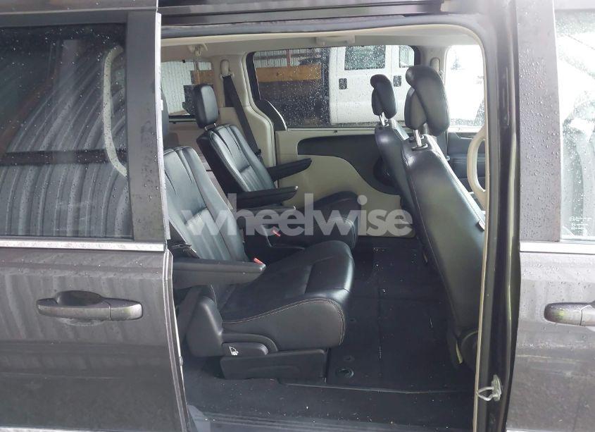 Photo 8 of 2016 Chrysler Town & COUNTRY TOURING (VIN 2C4RC1BG5GR135599)