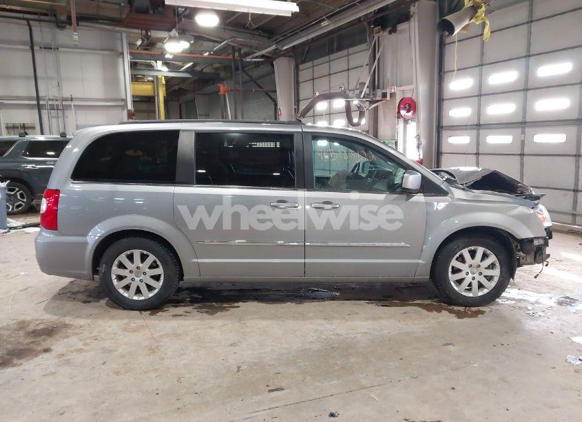 Photo 13 of 2016 Chrysler Town & COUNTRY TOURING (VIN 2C4RC1BG5GR172846)
