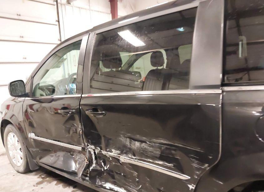 Photo 15 of 2016 Chrysler Town & COUNTRY TOURING (VIN 2C4RC1BG5GR173219)