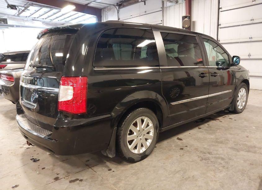 Photo 4 of 2016 Chrysler Town & COUNTRY TOURING (VIN 2C4RC1BG5GR173219)