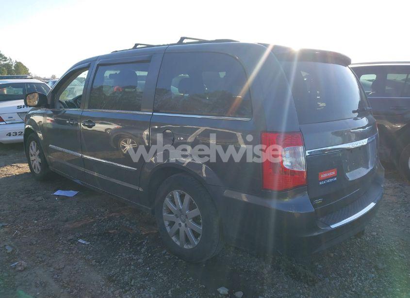 Photo 3 of 2016 Chrysler Town & COUNTRY TOURING (VIN 2C4RC1BG5GR173625)