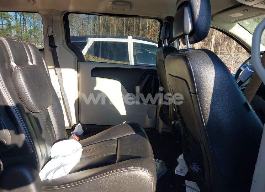 Photo 8 of 2016 Chrysler Town & COUNTRY TOURING (VIN 2C4RC1BG5GR173625)