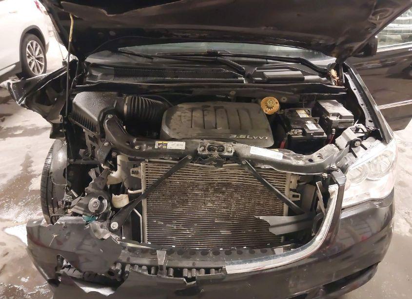 Photo 10 of 2016 Chrysler Town & COUNTRY TOURING (VIN 2C4RC1BG5GR214772)