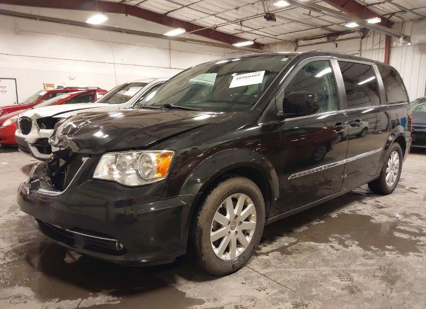 Photo 2 of 2016 Chrysler Town & COUNTRY TOURING (VIN 2C4RC1BG5GR214772)