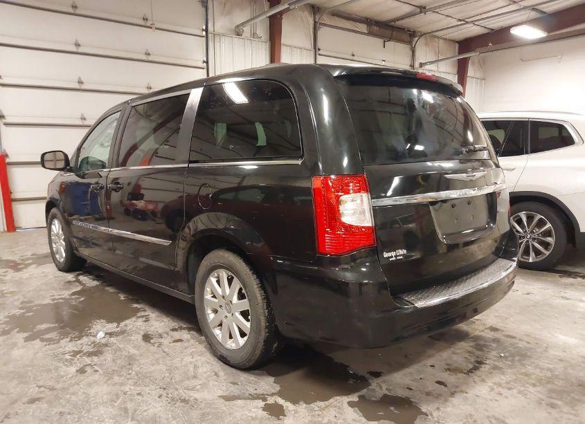 Photo 3 of 2016 Chrysler Town & COUNTRY TOURING (VIN 2C4RC1BG5GR214772)