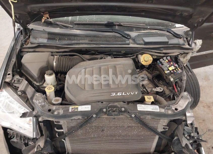 Photo 10 of 2016 Chrysler Town & COUNTRY TOURING (VIN 2C4RC1BG5GR229692)