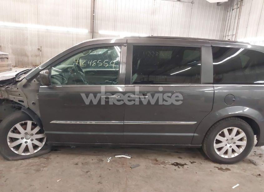 Photo 15 of 2016 Chrysler Town & COUNTRY TOURING (VIN 2C4RC1BG5GR229692)