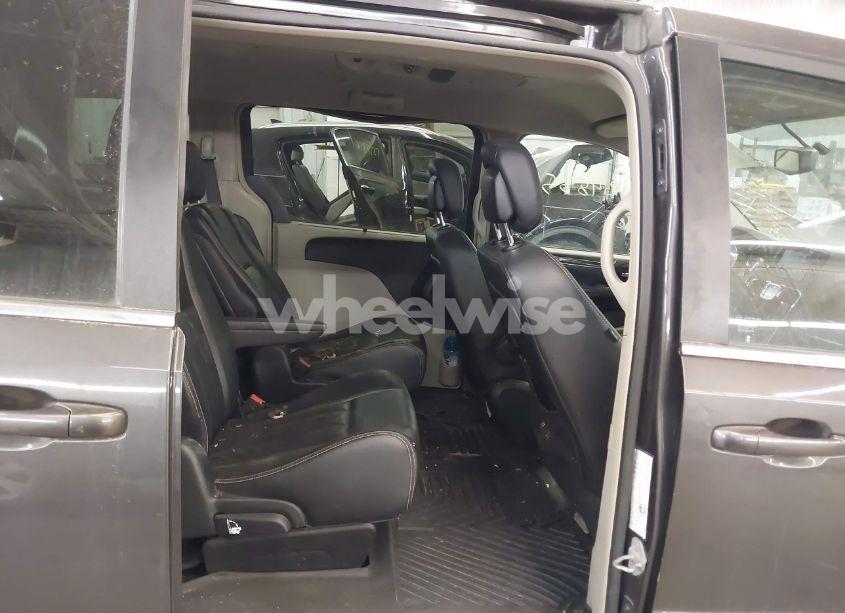 Photo 8 of 2016 Chrysler Town & COUNTRY TOURING (VIN 2C4RC1BG5GR229692)