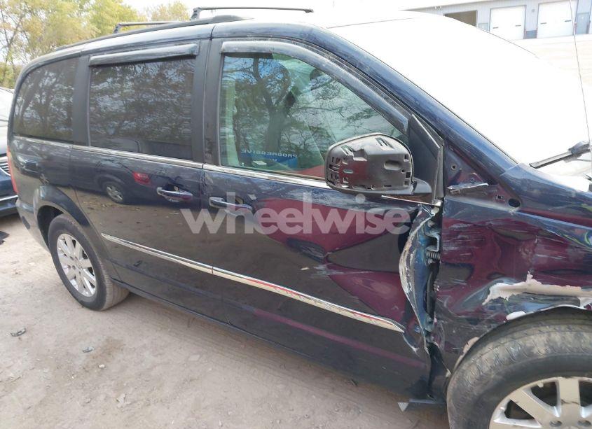 Photo 13 of 2016 Chrysler Town & COUNTRY TOURING (VIN 2C4RC1BG5GR268539)