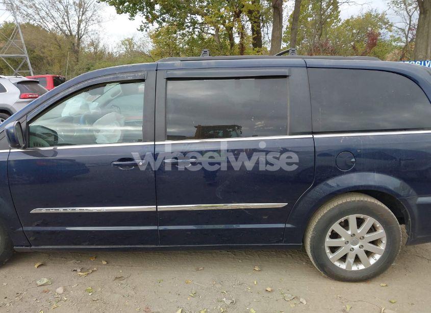 Photo 14 of 2016 Chrysler Town & COUNTRY TOURING (VIN 2C4RC1BG5GR268539)