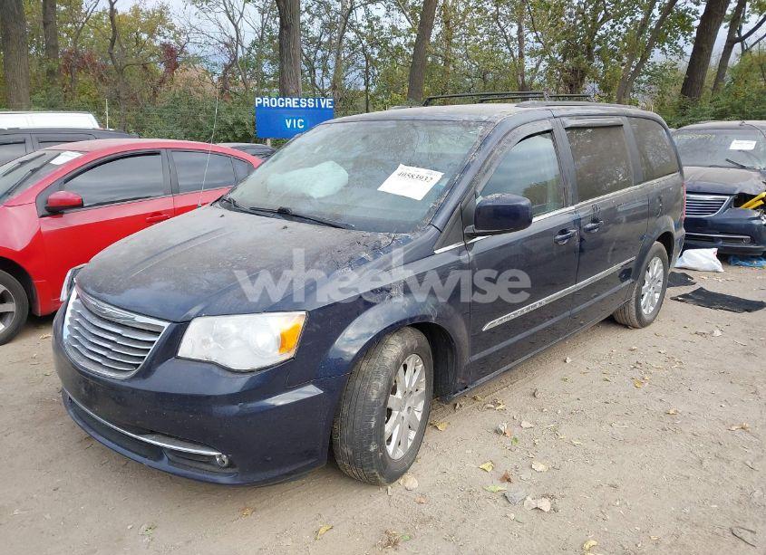 Photo 2 of 2016 Chrysler Town & COUNTRY TOURING (VIN 2C4RC1BG5GR268539)