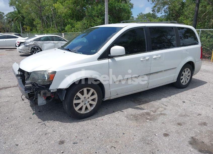 Photo 2 of 2016 Chrysler Town & COUNTRY TOURING (VIN 2C4RC1BG5GR268623)