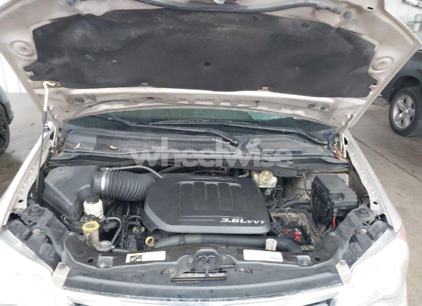 Photo 10 of 2016 Chrysler Town & COUNTRY TOURING (VIN 2C4RC1BG5GR281839)