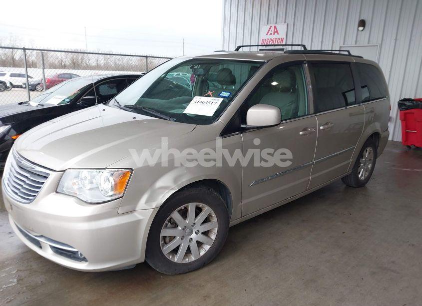 Photo 2 of 2016 Chrysler Town & COUNTRY TOURING (VIN 2C4RC1BG5GR281839)