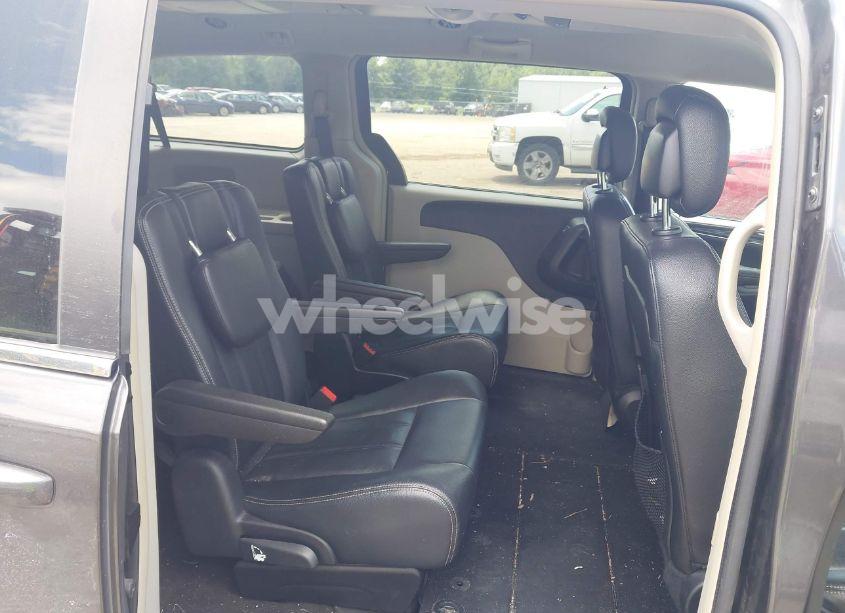 Photo 8 of 2016 Chrysler Town & COUNTRY TOURING (VIN 2C4RC1BG5GR296275)