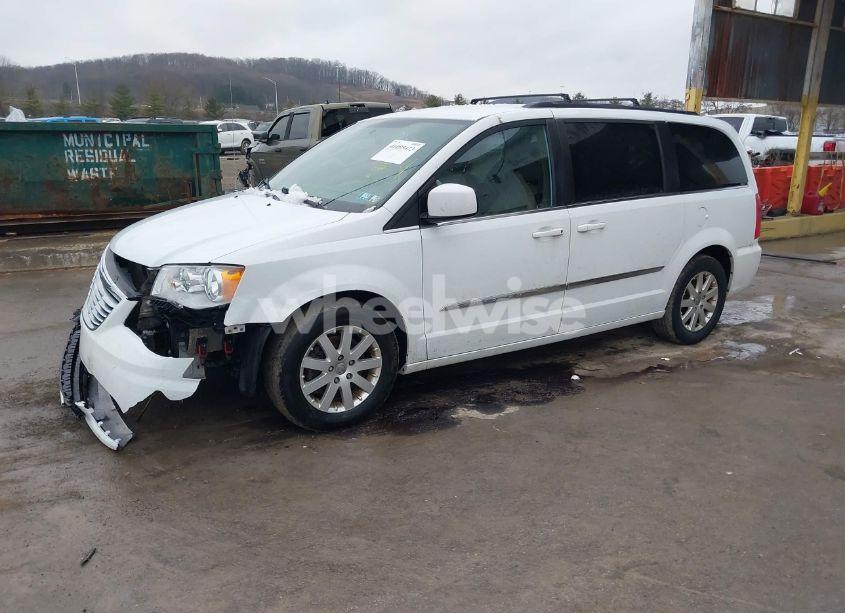 Photo 2 of 2016 Chrysler Town & COUNTRY TOURING (VIN 2C4RC1BG5GR300020)