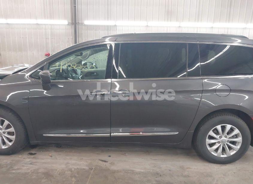 Photo 14 of 2017 Chrysler Pacifica TOURING-L (VIN 2C4RC1BG5HR503605)