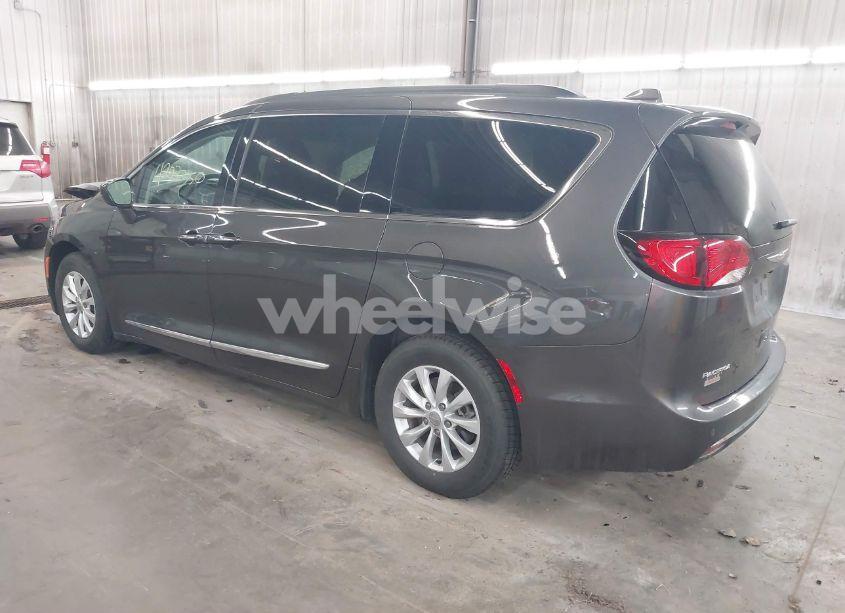 Photo 3 of 2017 Chrysler Pacifica TOURING-L (VIN 2C4RC1BG5HR503605)