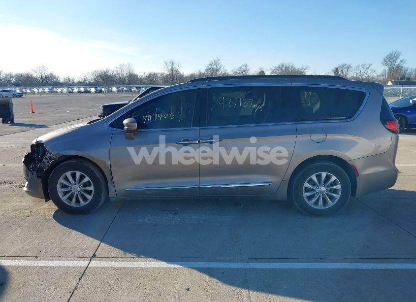 Photo 15 of 2017 Chrysler Pacifica TOURING-L (VIN 2C4RC1BG5HR537169)