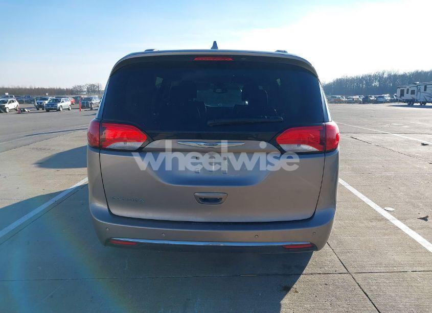 Photo 17 of 2017 Chrysler Pacifica TOURING-L (VIN 2C4RC1BG5HR537169)