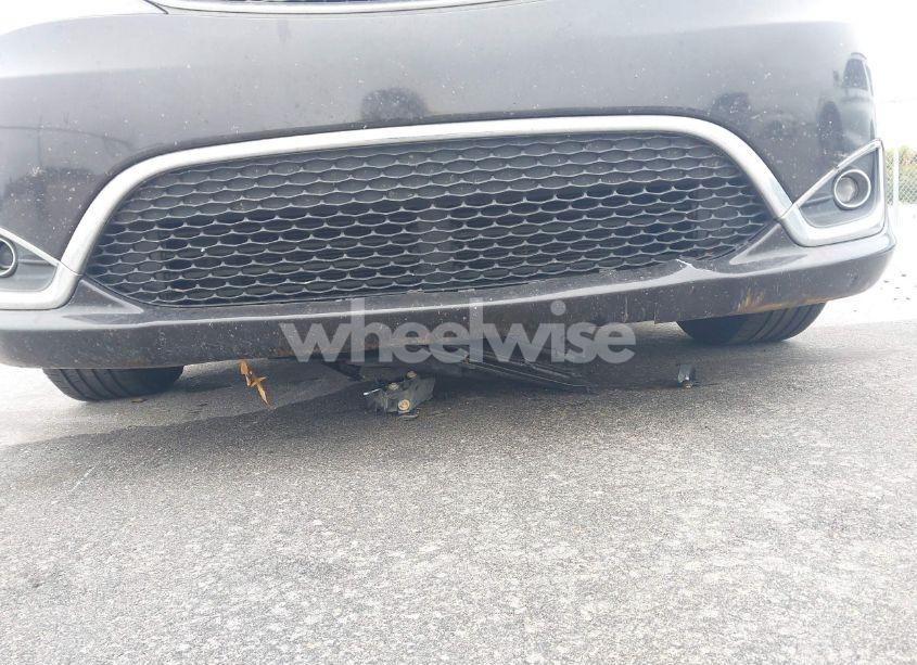 Photo 6 of 2017 Chrysler Pacifica TOURING-L (VIN 2C4RC1BG5HR613408)