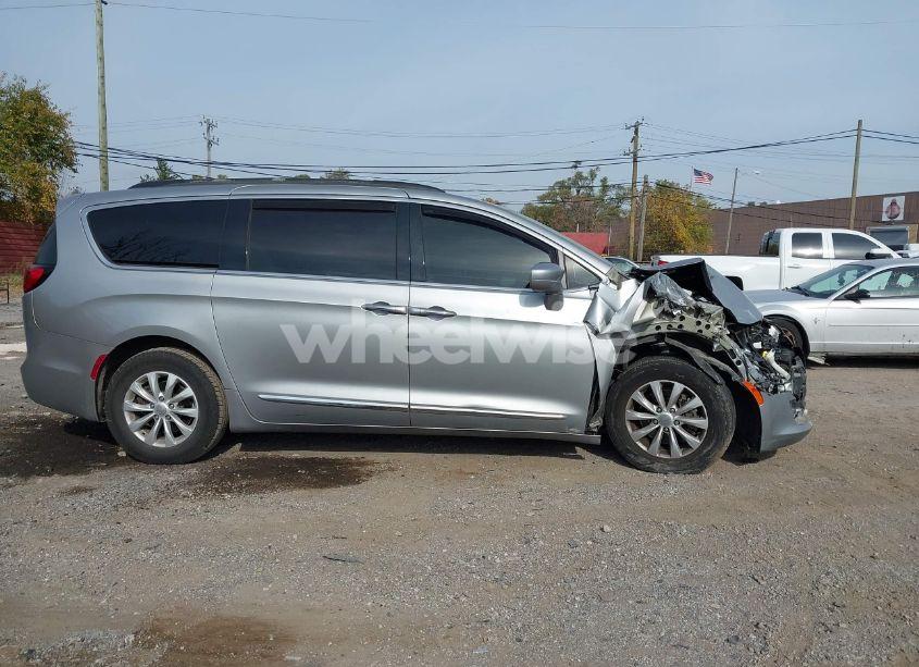 Photo 13 of 2017 Chrysler Pacifica TOURING-L (VIN 2C4RC1BG5HR741423)