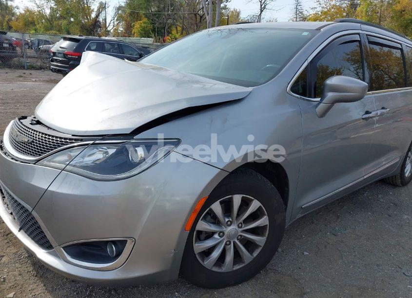Photo 19 of 2017 Chrysler Pacifica TOURING-L (VIN 2C4RC1BG5HR741423)