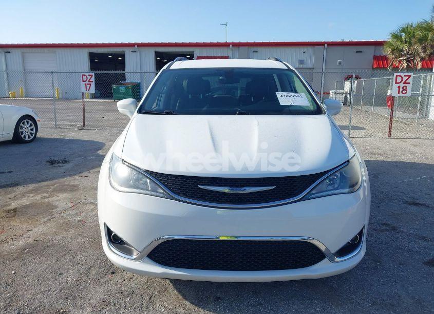 Photo 13 of 2018 Chrysler Pacifica TOURING L (VIN 2C4RC1BG5JR186012)