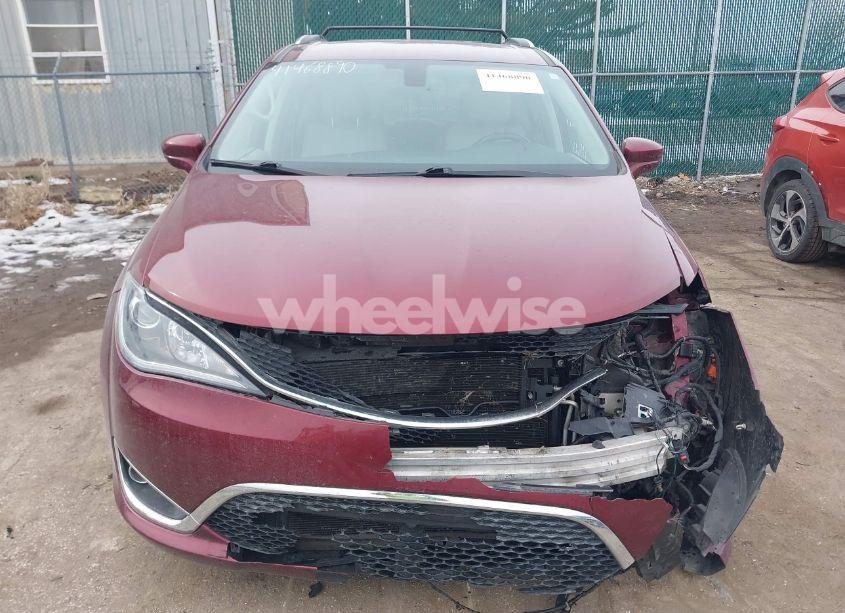 Photo 12 of 2018 Chrysler Pacifica TOURING L (VIN 2C4RC1BG5JR260660)