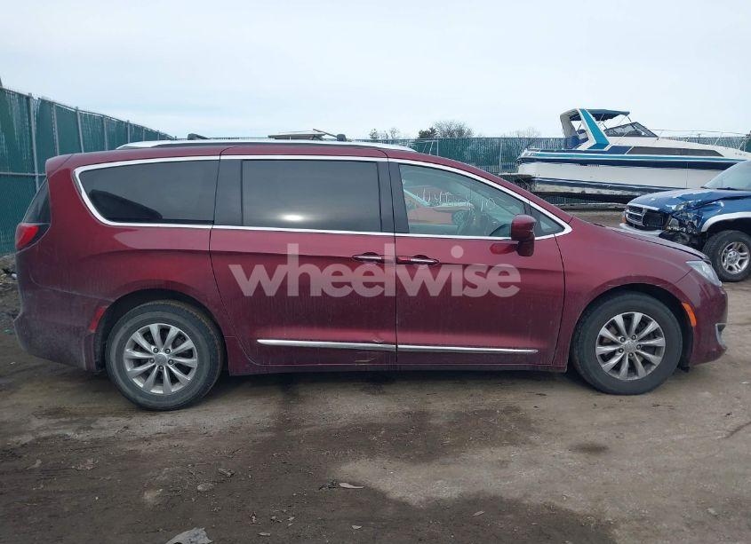 Photo 13 of 2018 Chrysler Pacifica TOURING L (VIN 2C4RC1BG5JR260660)