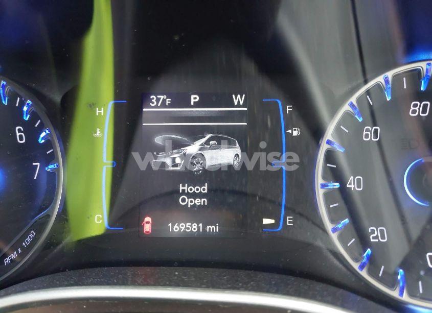 Photo 15 of 2018 Chrysler Pacifica TOURING L (VIN 2C4RC1BG5JR260660)