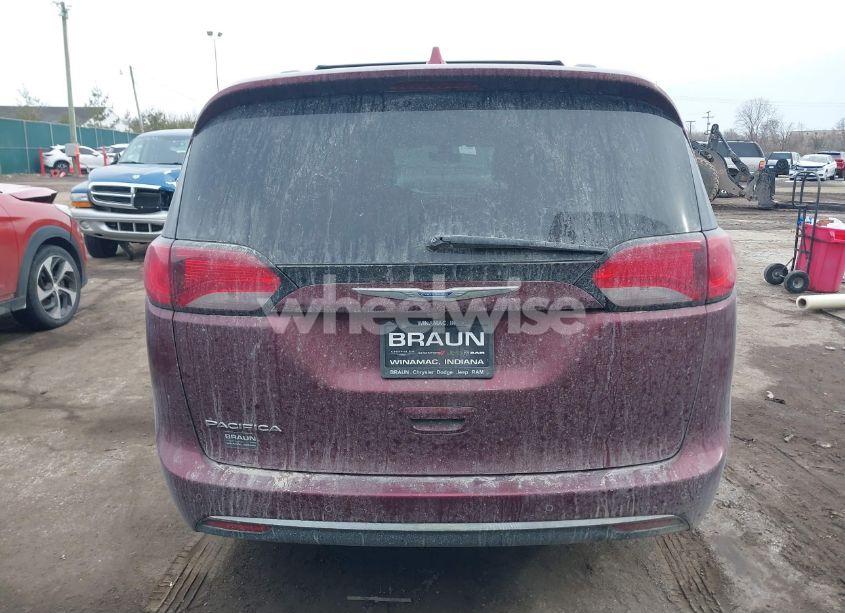 Photo 16 of 2018 Chrysler Pacifica TOURING L (VIN 2C4RC1BG5JR260660)