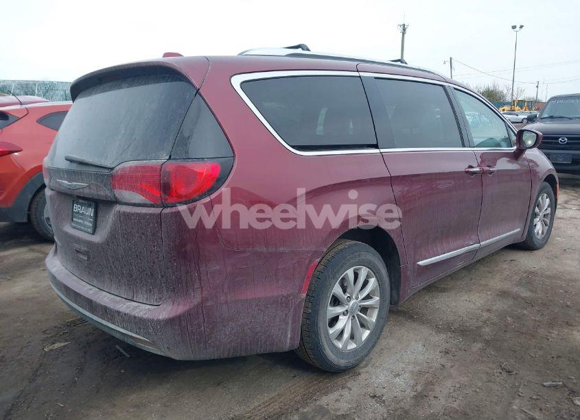 Photo 4 of 2018 Chrysler Pacifica TOURING L (VIN 2C4RC1BG5JR260660)