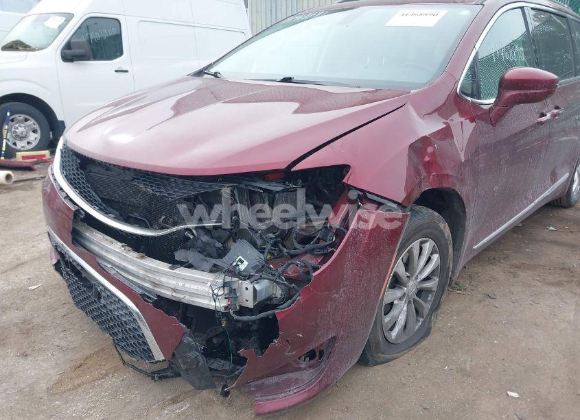 Photo 6 of 2018 Chrysler Pacifica TOURING L (VIN 2C4RC1BG5JR260660)