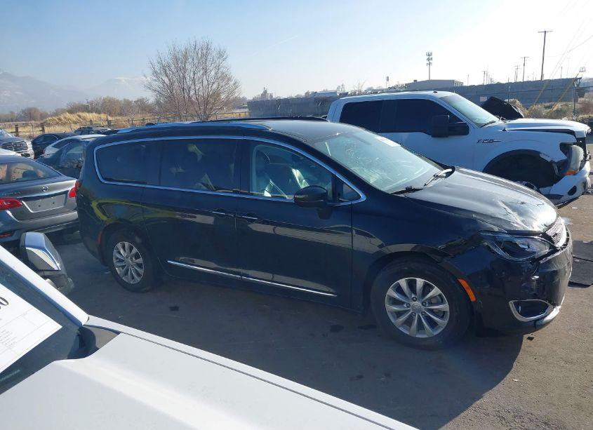Photo 13 of 2018 Chrysler Pacifica TOURING L (VIN 2C4RC1BG5JR269388)