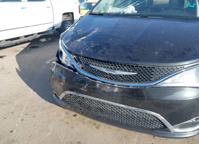 Photo 6 of 2018 Chrysler Pacifica TOURING L (VIN 2C4RC1BG5JR269388)