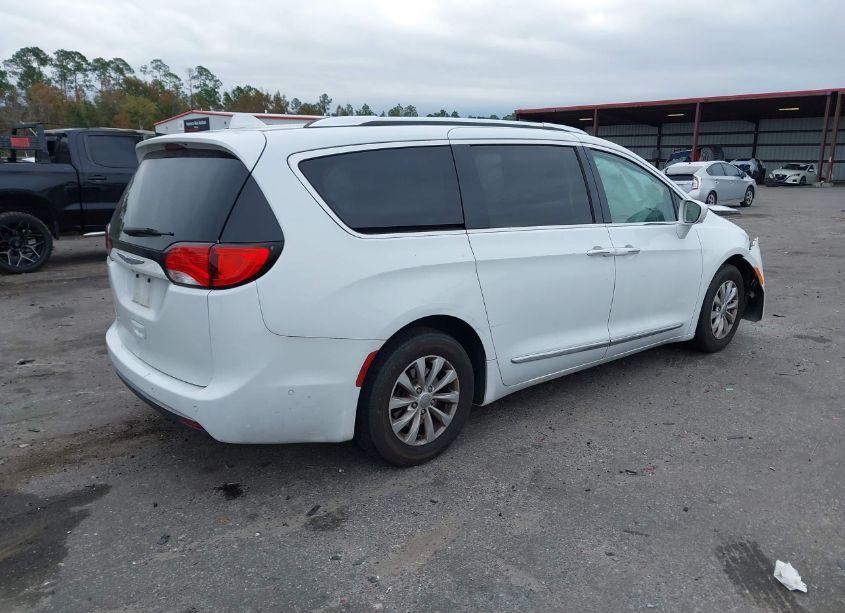 Photo 4 of 2018 Chrysler Pacifica TOURING L (VIN 2C4RC1BG5JR269956)