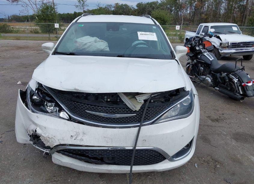 Photo 6 of 2018 Chrysler Pacifica TOURING L (VIN 2C4RC1BG5JR269956)