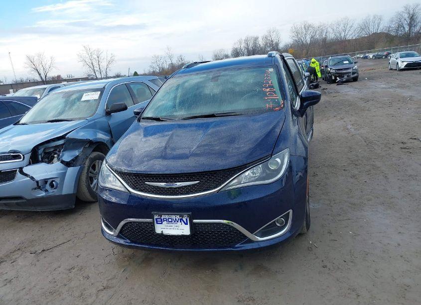Photo 12 of 2019 Chrysler Pacifica TOURING L (VIN 2C4RC1BG5KR629647)