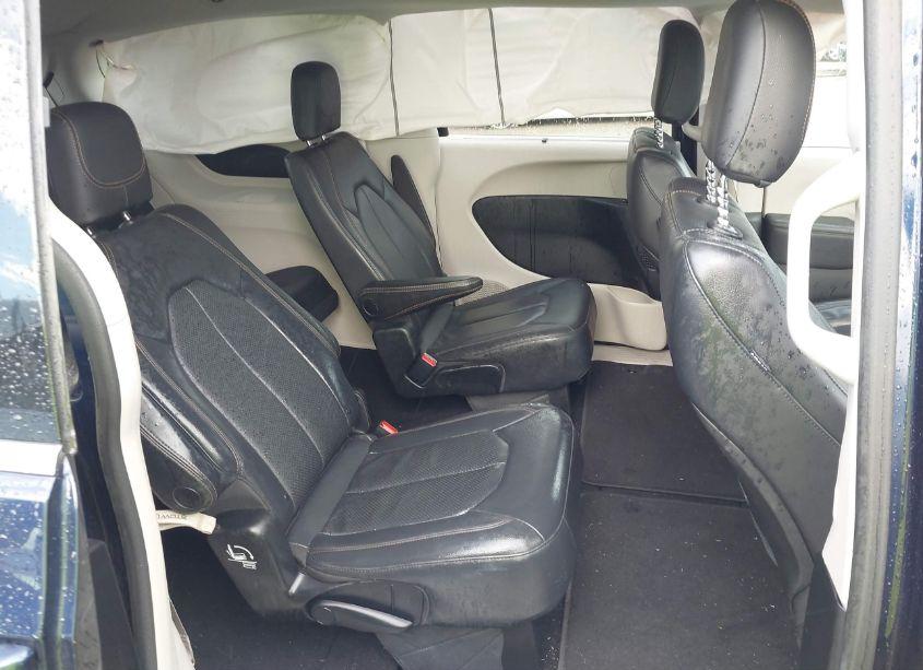 Photo 8 of 2019 Chrysler Pacifica TOURING L (VIN 2C4RC1BG5KR629647)