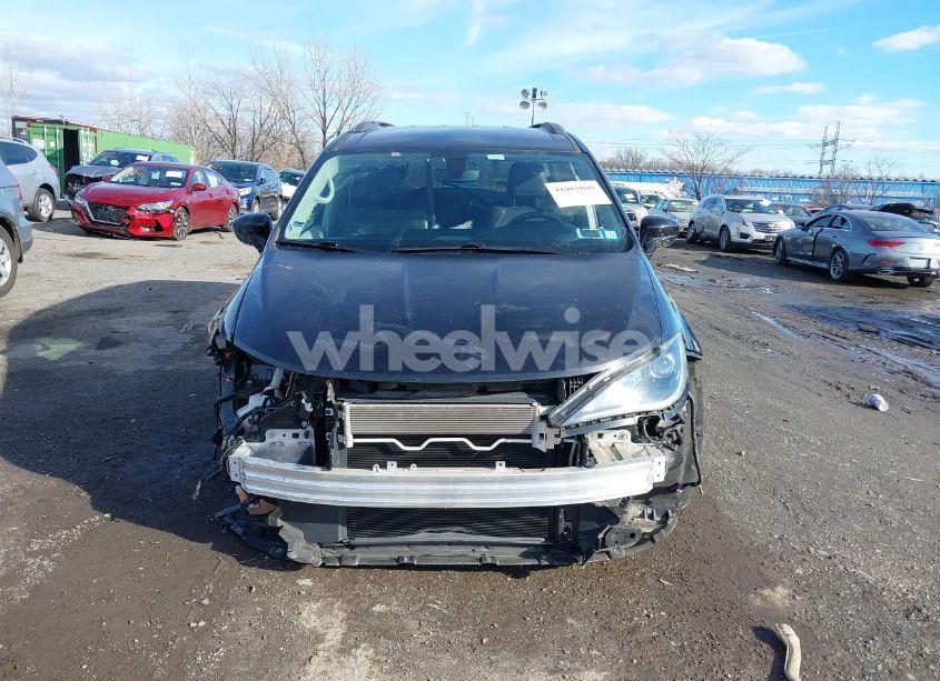 Photo 13 of 2020 Chrysler Pacifica TOURING L (VIN 2C4RC1BG5LR103939)