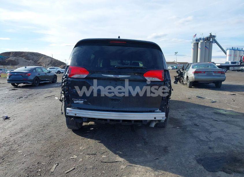 Photo 17 of 2020 Chrysler Pacifica TOURING L (VIN 2C4RC1BG5LR103939)