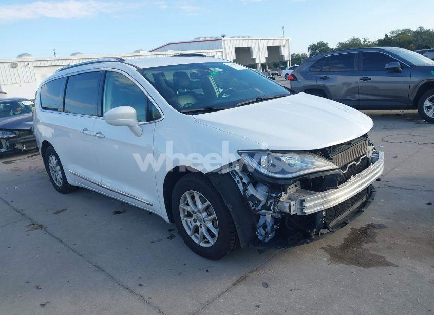 2020 Chrysler Pacifica TOURING L (VIN 2C4RC1BG5LR182898) main photo