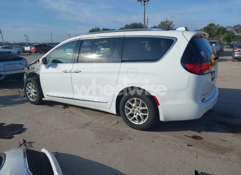 Photo 15 of 2020 Chrysler Pacifica TOURING L (VIN 2C4RC1BG5LR182898)