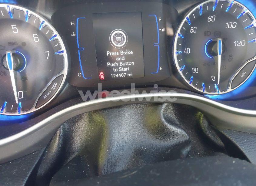 Photo 16 of 2020 Chrysler Pacifica TOURING L (VIN 2C4RC1BG5LR182898)