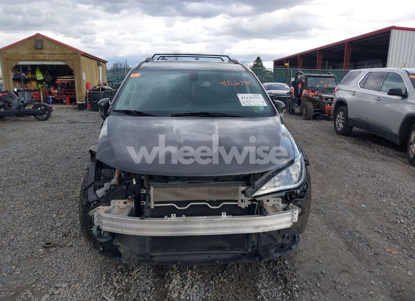 Photo 13 of 2020 Chrysler Pacifica TOURING L (VIN 2C4RC1BG5LR223580)