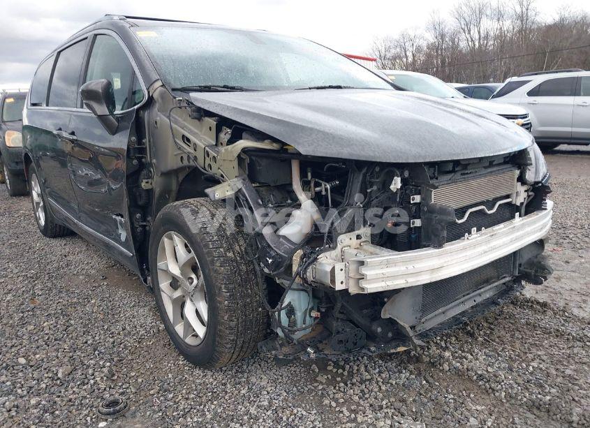 Photo 6 of 2020 Chrysler Pacifica TOURING L (VIN 2C4RC1BG5LR223580)