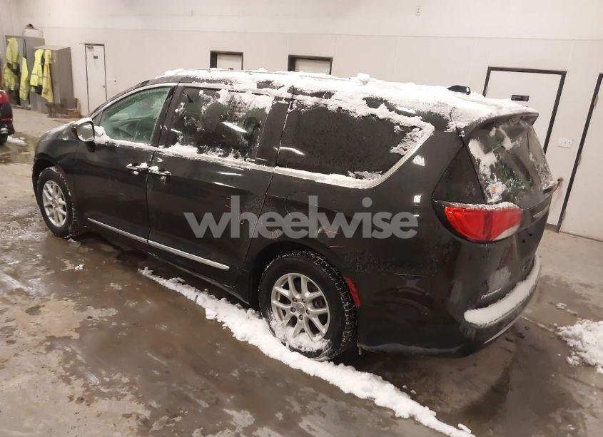 Photo 3 of 2020 Chrysler Pacifica TOURING L (VIN 2C4RC1BG5LR266591)
